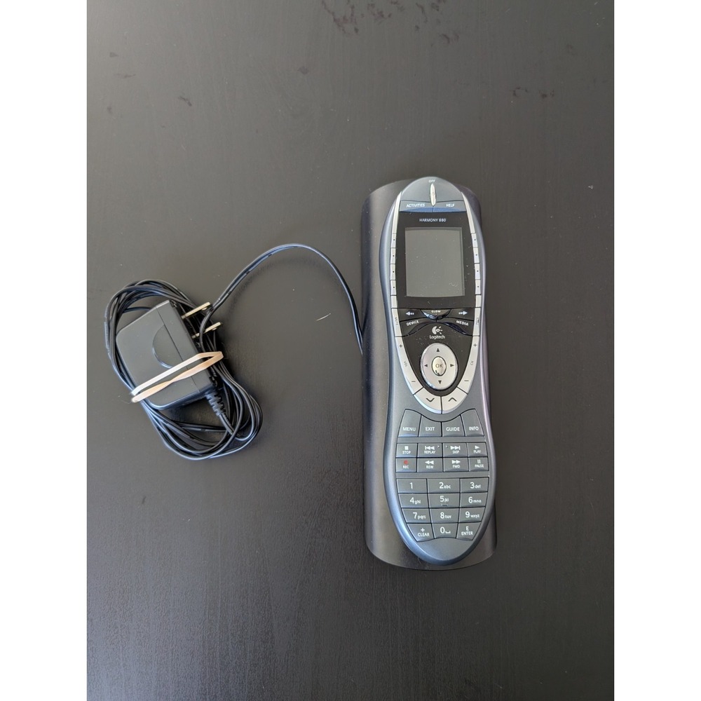 Logitech Harmony 880 Universal Programmable LCD Remote Control & L-LG7 Charger